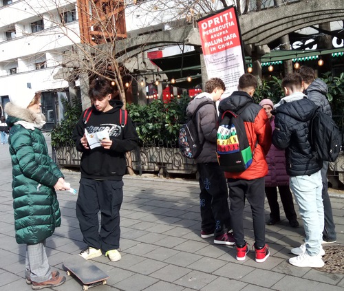 Image for article Rumania: Praktisi Falun Dafa Meningkatkan Kesadaran Tentang Penganiayaan yang Masih Berlangsung oleh PKT