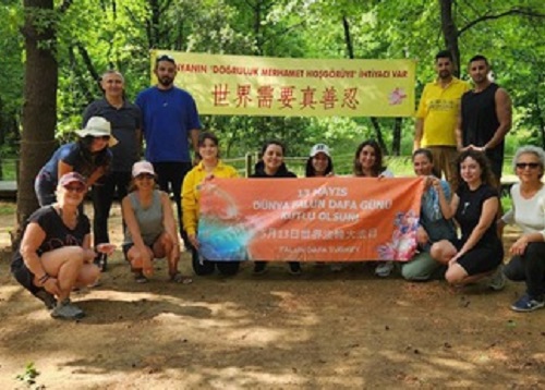 Image for article Turki: Memperkenalkan Falun Dafa di Marmaris