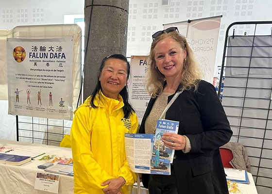 Image for article Prancis: Memperkenalkan Falun Dafa di Agde Health Expo