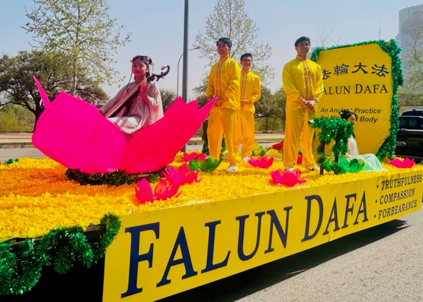 Image for article Texas, AS: Praktisi Falun Dafa di Parade Hari St. Patrick di Houston