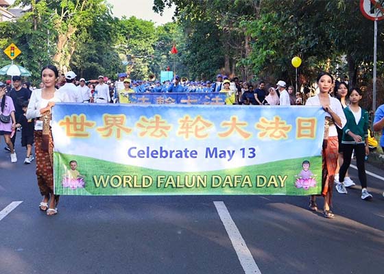 Image for article Parade di Bali Merayakan Hari Falun Dafa Sedunia
