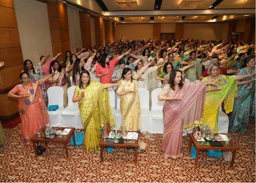 Image for article Praktisi Memperkenalkan Falun Gong di Konferensi Pelatihan Inner Wheel di Mumbai, India