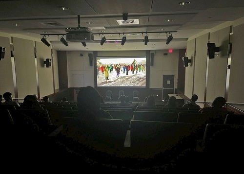 Image for article Washington, D.C.: Penonton Film Dokumenter State Organs Mengecam Pengambilan Organ Secara Paksa oleh Rezim Tiongkok