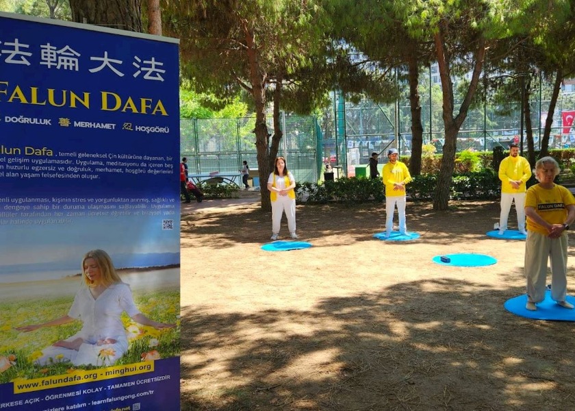 Image for article Istanbul, Turki: Memperkenalkan Falun Dafa di Festival Lingkungan Hidup