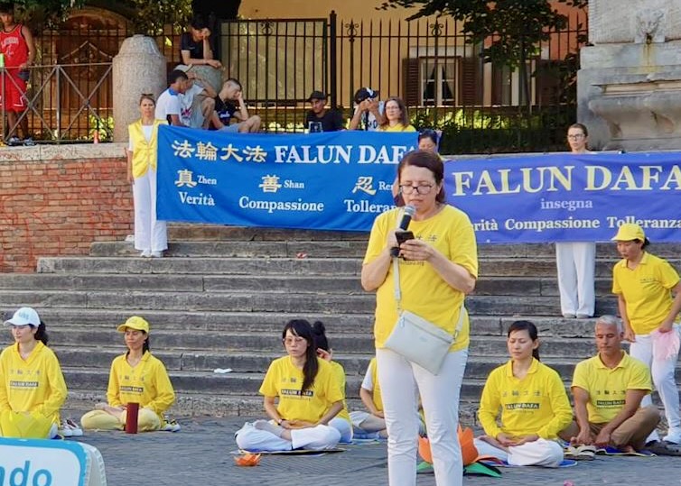 Image for article Italia: Praktisi Falun Dafa Mengadakan Aksi Damai di Roma untuk Memperingati 26 Tahun Upaya Mengakhiri Penganiayaan