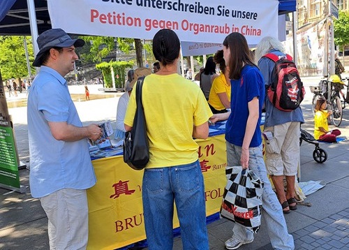 Image for article Jerman: Hari Informasi Falun Dafa Diadakan di Freiburg