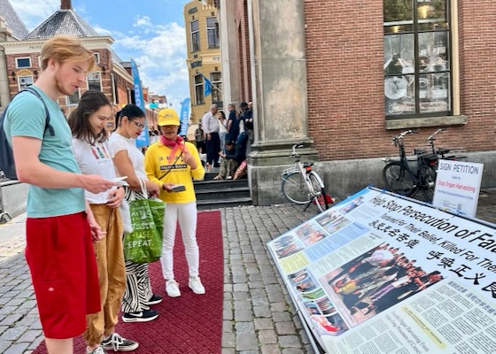 Image for article Belanda: Warga Groningen Mendukung Upaya Praktisi Falun Dafa Menentang Penganiayaan Secara Damai