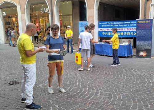 Image for article Italia: Kegiatan di Seluruh Negeri Menyerukan Bantuan untuk Mengakhiri Penganiayaan di Tiongkok