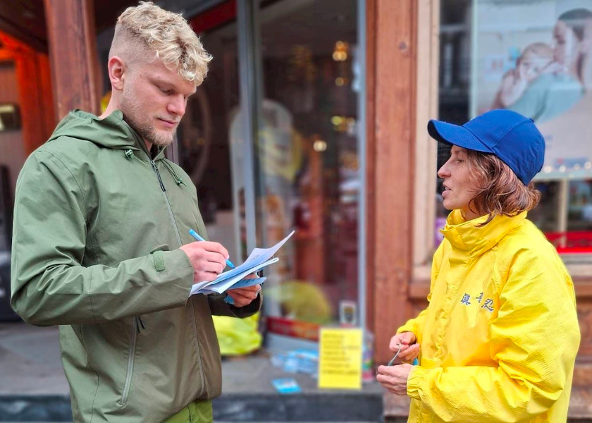 Image for article Polandia: Meningkatkan Kesadaran Tentang Penganiayaan Terhadap Falun Dafa