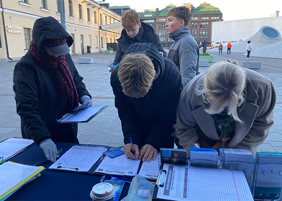 Image for article Warga Helsinki Menandatangani Petisi untuk Mengecam Penganiayaan di Tiongkok