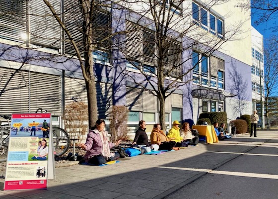 Image for article Jerman: Mengungkap Kekejaman PKT pada Hari Hak Asasi Manusia