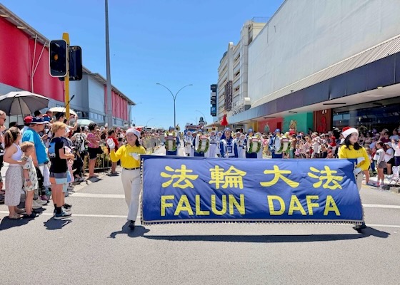 Image for article Selandia Baru: Falun Dafa Disambut dalam Tujuh Parade Natal