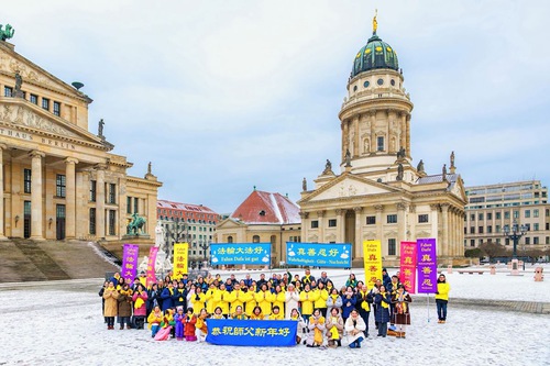 Image for article Praktisi Falun Dafa di Jerman Mengungkapkan Rasa Terima Kasih kepada Guru Li dan dengan Hormat Mengucapkan Selamat Tahun Baru Imlek