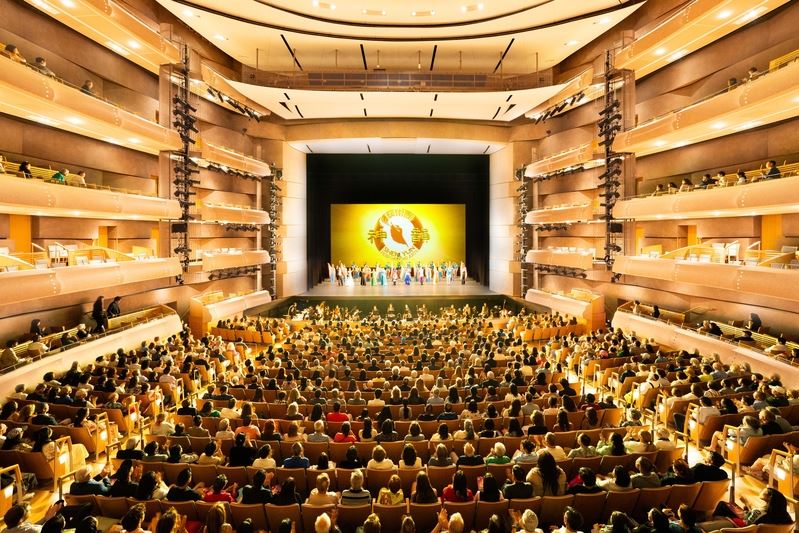 Image for article Shen Yun Kembali ke Toronto dengan Dukungan dari Pejabat Terpilih: “Kami Mendukung Kalian”