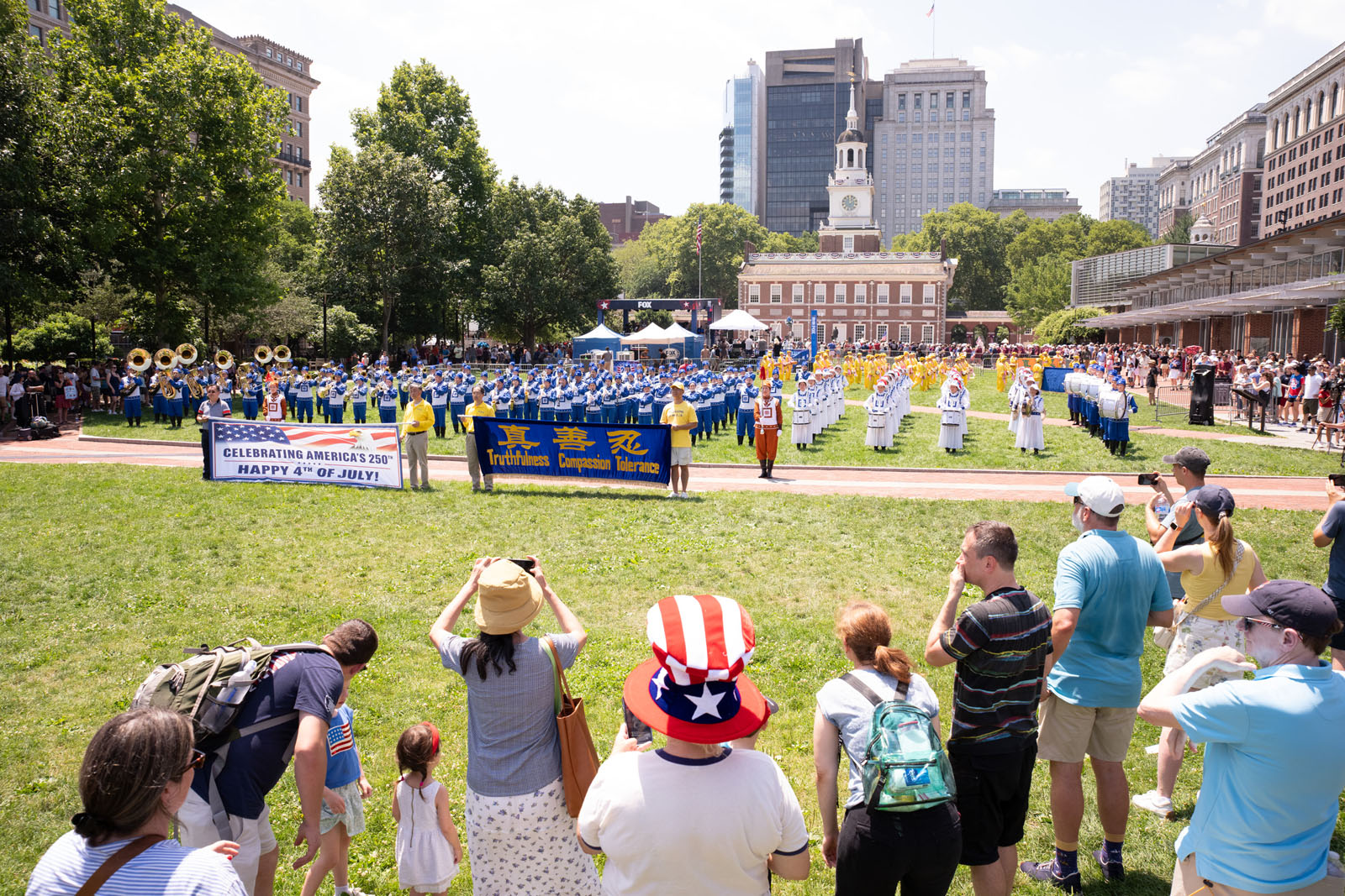 Image for article Philadelphia: Media Arus Utama Meliput Penampilan Falun Dafa Dalam Peringatan ke-250 Amerika Serikat